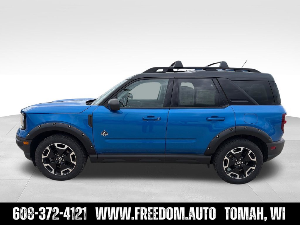 Used 2022 Ford Bronco Sport Outer Banks w/ Tech Package AWD/4WD image 3
