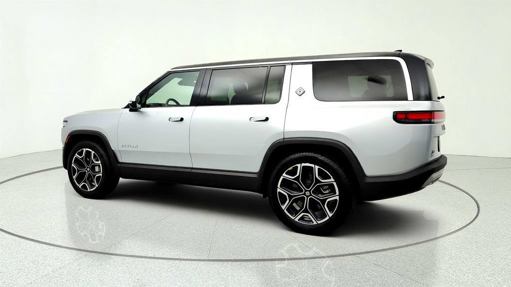 Used 2025 Rivian R1S Adventure Dual AWD/4WD image 7