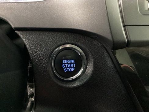 Used 2017 Toyota Sienna Limited Premium image 27