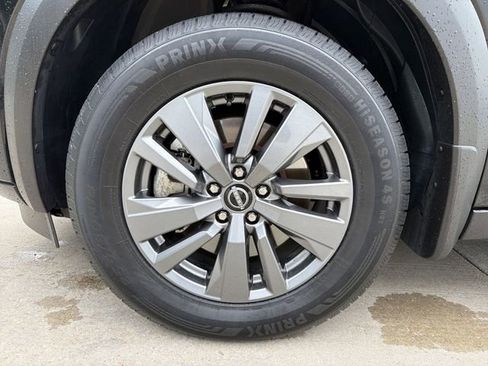 Used 2024 Nissan Pathfinder S AWD/4WD image 12