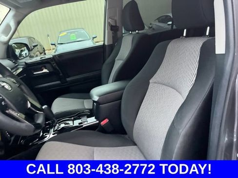 Used 2017 Toyota 4Runner SR5 AWD/4WD image 8