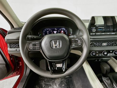 Certified 2025 Honda Accord LX image 9