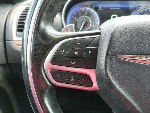 Used 2017 Chrysler 300 C Platinum AWD/4WD image 21