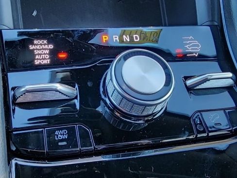 Used 2023 Jeep Grand Cherokee Overland w/ Luxury Tech Group IV image 10