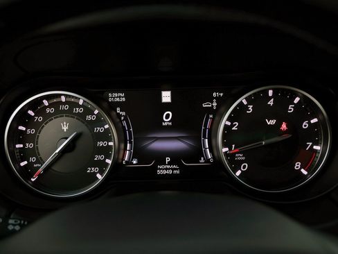 Used 2022 Maserati Levante Trofeo image 14