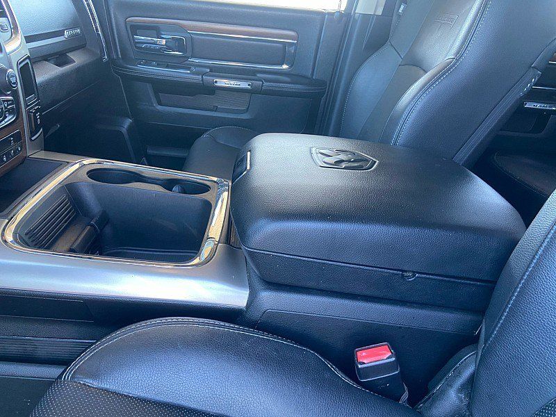 Used 2017 RAM 1500 Laramie AWD/4WD image 10
