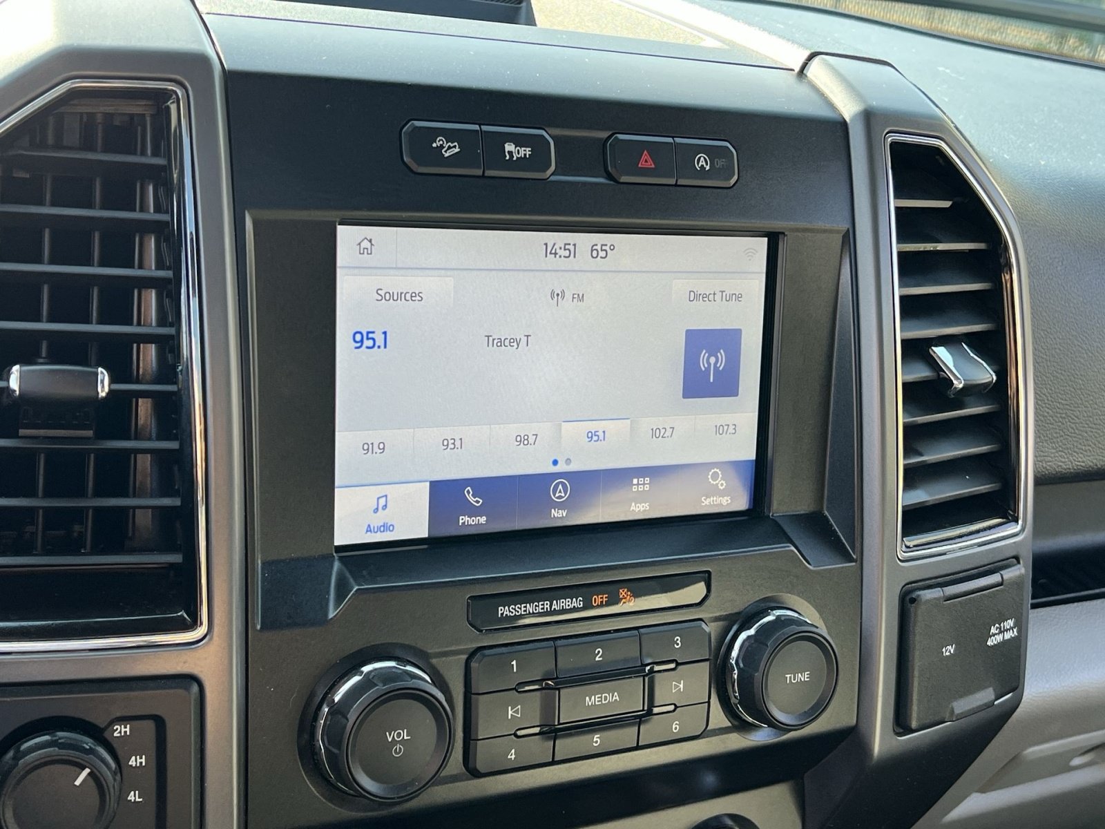 Used 2019 Ford F150 XLT w/ Equipment Group 302A Luxury AWD/4WD image 18