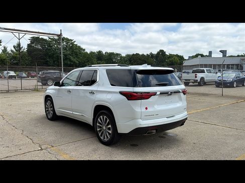 Used 2023 Chevrolet Traverse Premier w/ LPO, Floor Liner Package AWD/4WD image 4