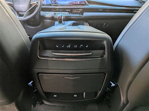 Used 2022 Cadillac Escalade Premium Luxury image 12