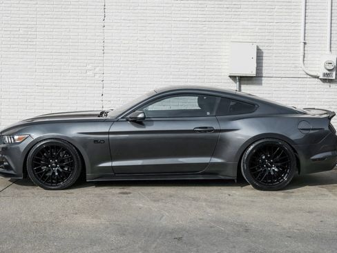 Used 2017 Ford Mustang GT w/ GT Performance Package image 10
