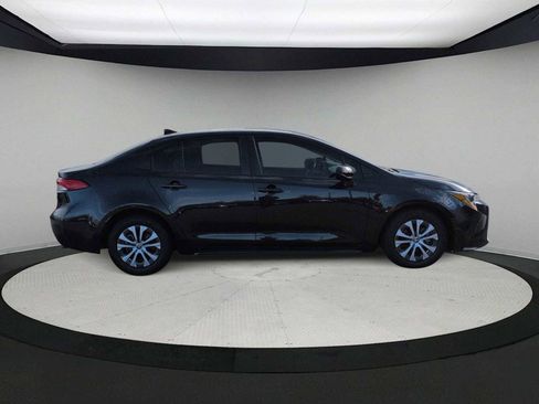 Used 2022 Toyota Corolla LE image 8
