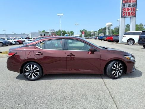 Used 2023 Nissan Sentra SV w/ SV Premium Package FWD image 2