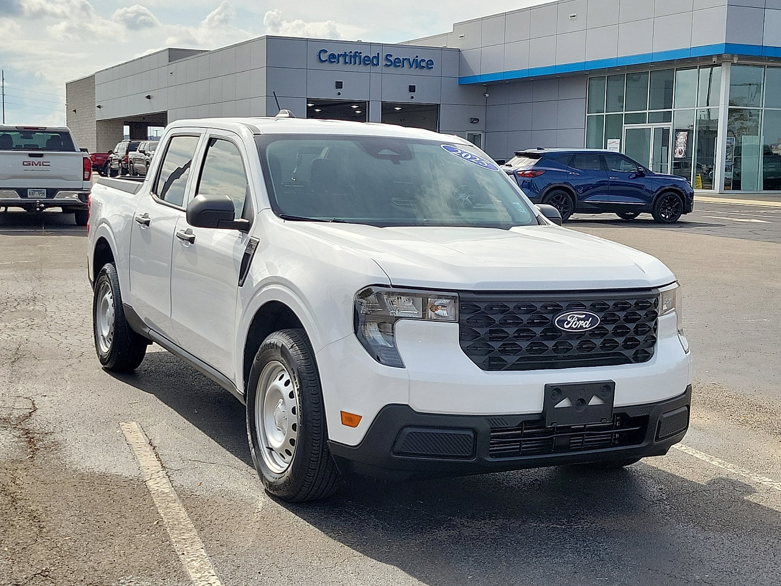 Used 2025 Ford Maverick XL w/ Equipment Group 102A AWD/4WD image 1