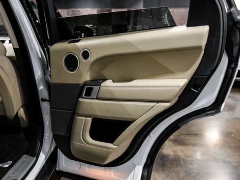 Used 2017 Land Rover Range Rover Sport HSE image 42