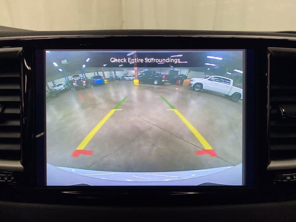 Used 2025 Chrysler Pacifica Select FWD image 26