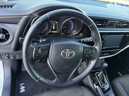 Used 2018 Toyota Corolla iM w/ Carpet Mat Package (TMS) FWD image 15