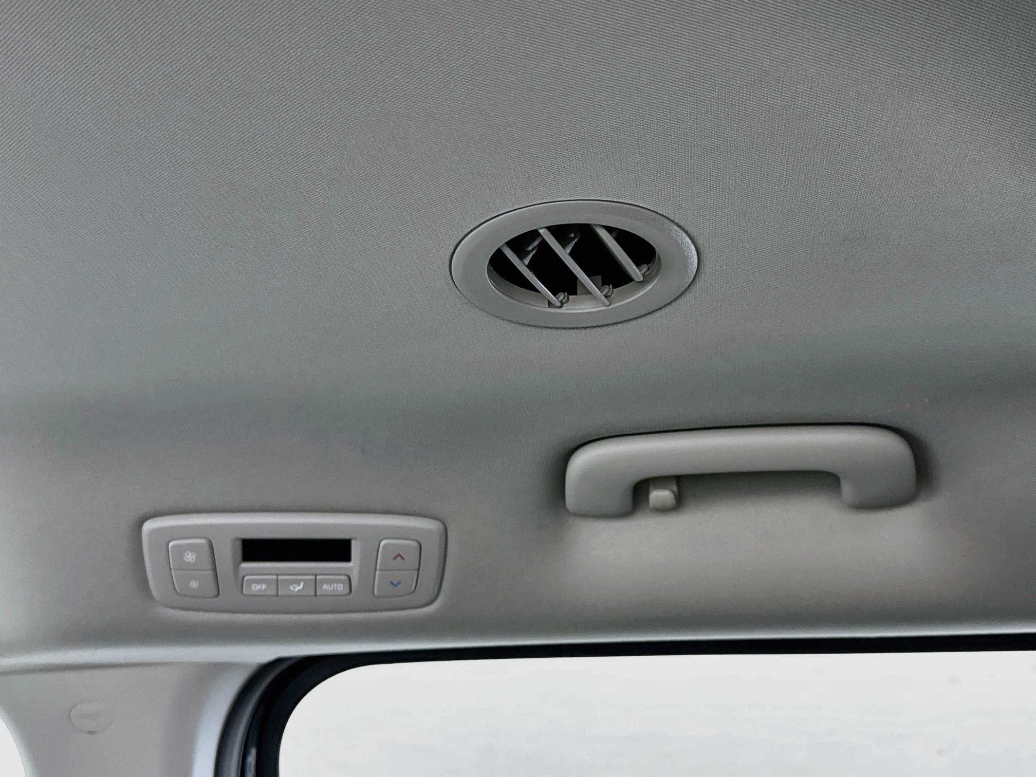 Used 2026 Kia Carnival LXS FWD image 28