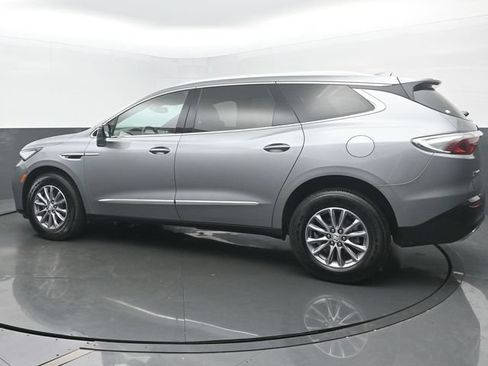 Used 2023 Buick Enclave Essence AWD/4WD image 3