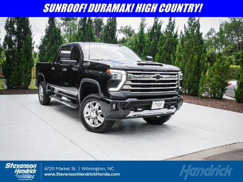 Used 2024 Chevrolet Silverado 2500 High Country w/ Technology Package AWD/4WD image 1