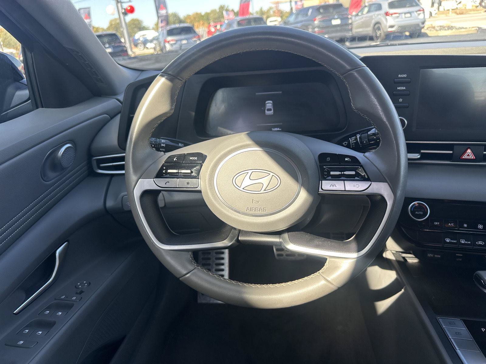 Used 2025 Hyundai Elantra Sport FWD image 35