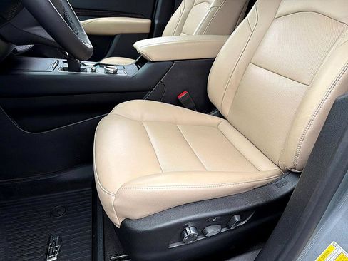 Used 2025 Cadillac XT4 Premium Luxury w/ Technology Package image 10