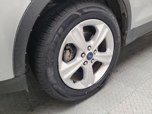 Used 2016 Ford Escape SE FWD image 31