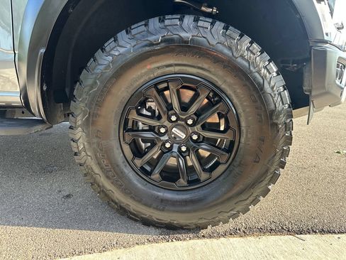 Used 2025 Ford F150 Raptor AWD/4WD image 18