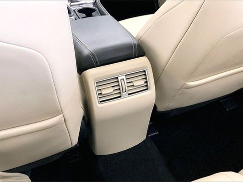 Used 2017 Nissan Maxima Platinum w/ Medallion Package image 34