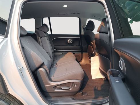 New 2026 Hyundai Ioniq 9 SE image 16