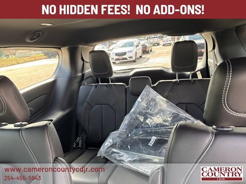 New 2026 Chrysler Pacifica Select w/ S Appearance Package FWD image 14