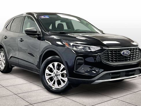 Used 2023 Ford Escape Active image 2