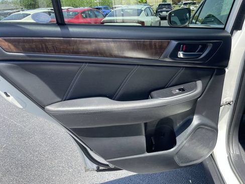 Used 2018 Subaru Outback 2.5i Limited AWD/4WD image 23