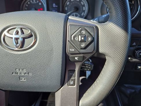 Used 2020 Toyota Tacoma TRD Off-Road AWD/4WD image 22