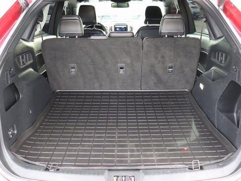 Used 2022 Ford Edge ST-Line image 10