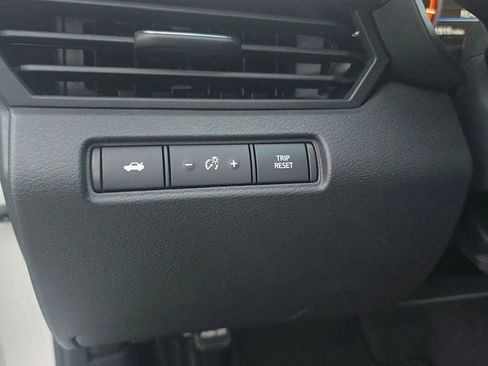 Used 2025 Nissan Altima 2.5 SV image 18