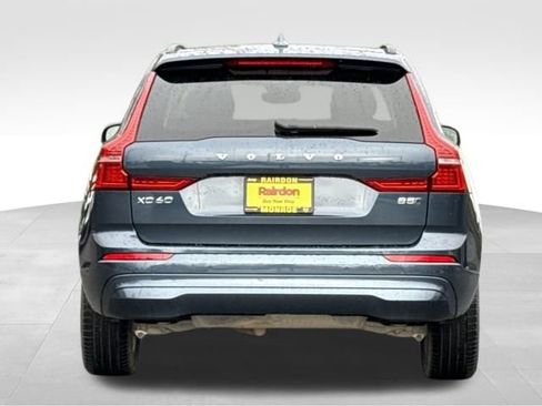 Used 2022 Volvo XC60 B5 Momentum image 9