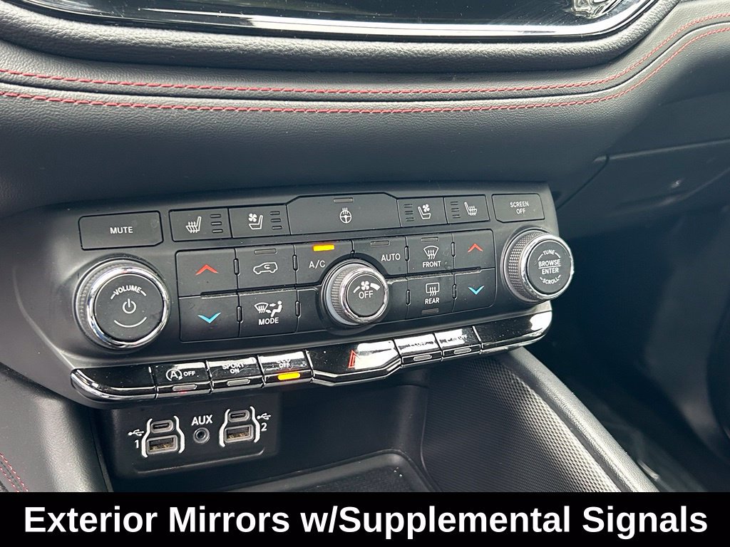 Used 2024 Dodge Durango GT RWD image 21
