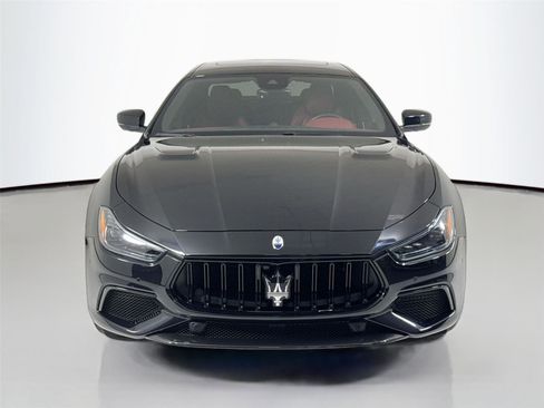 Used 2022 Maserati Ghibli Trofeo image 11