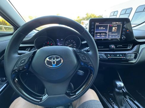 Used 2020 Toyota C-HR Limited image 40