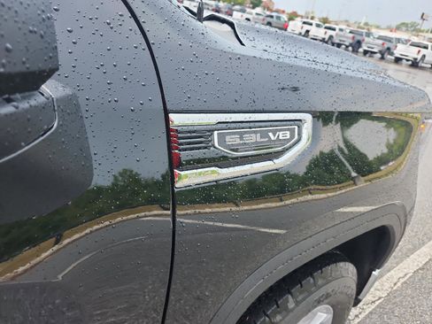 New 2026 GMC Sierra 1500 SLE image 7