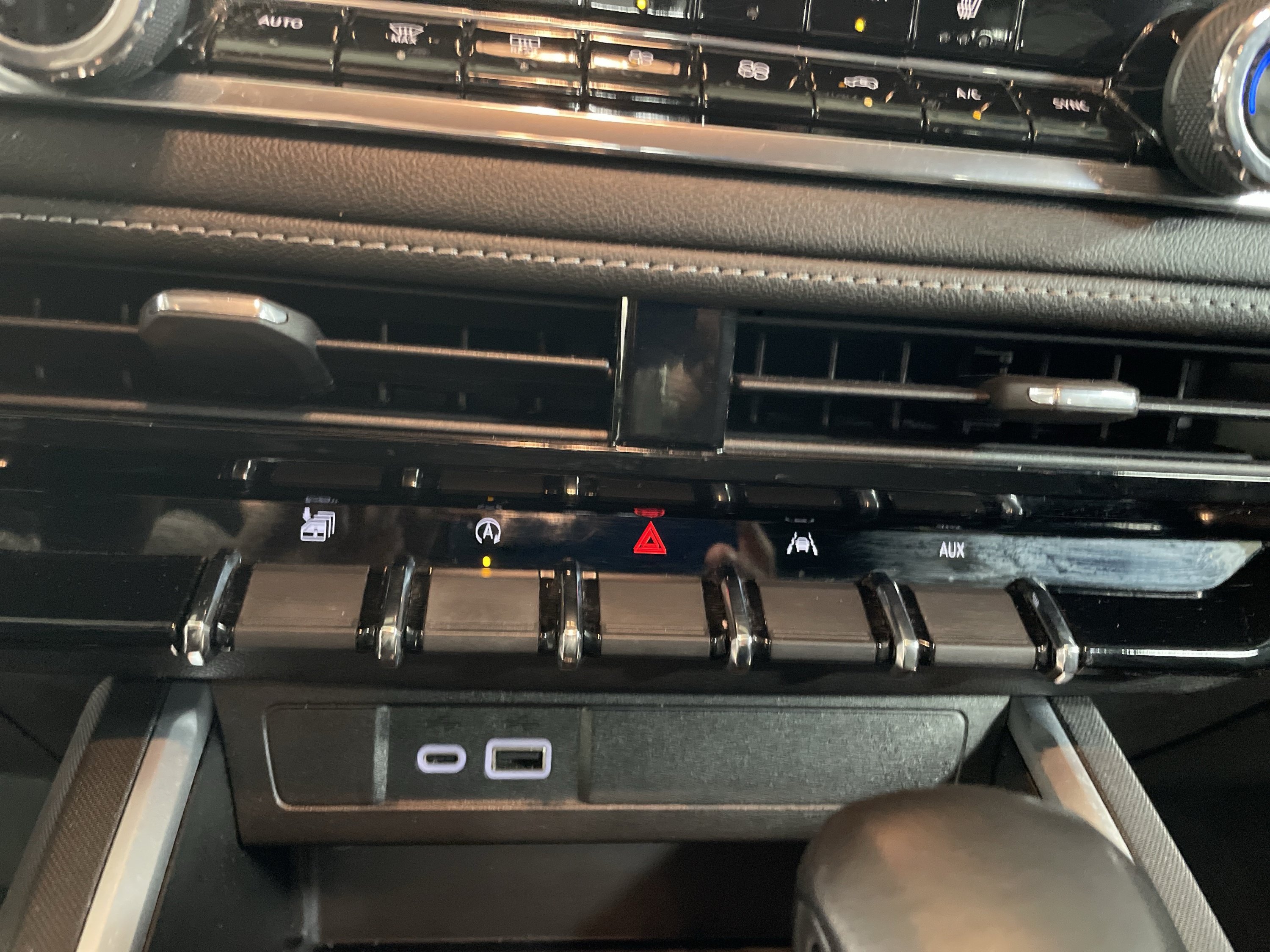 Used 2023 Chevrolet Colorado LT w/ LT Convenience Package II AWD/4WD image 21