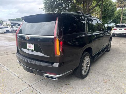 Used 2022 Cadillac Escalade ESV Premium Luxury AWD/4WD image 6