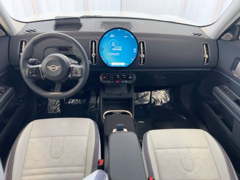 Certified 2025 MINI Cooper Countryman S w/ Comfort Package Max image 17