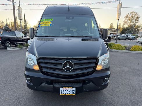 Used 2016 Mercedes-Benz Sprinter 2500 image 2