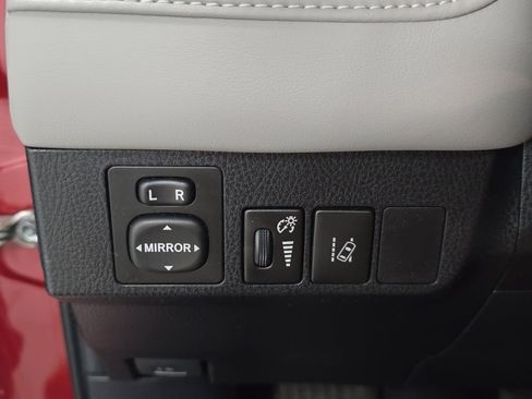 Used 2018 Toyota RAV4 XLE image 26