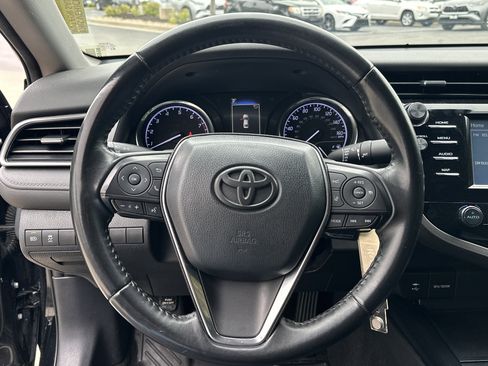 Used 2019 Toyota Camry SE FWD image 17