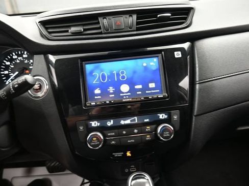 Used 2019 Nissan Rogue SV AWD/4WD image 10