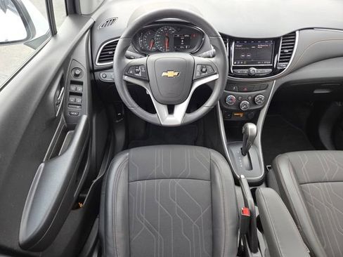 Certified 2022 Chevrolet Trax LT w/ LT Convenience Package image 26