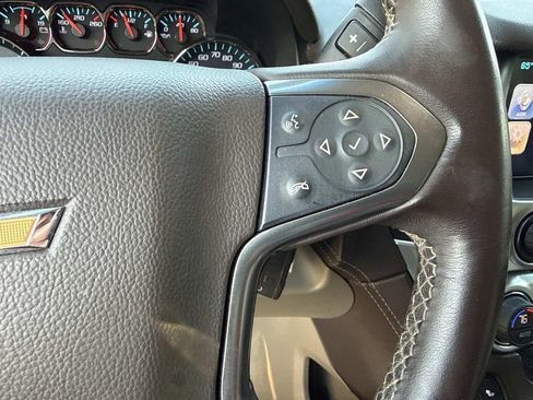 Used 2020 Chevrolet Suburban LT image 39