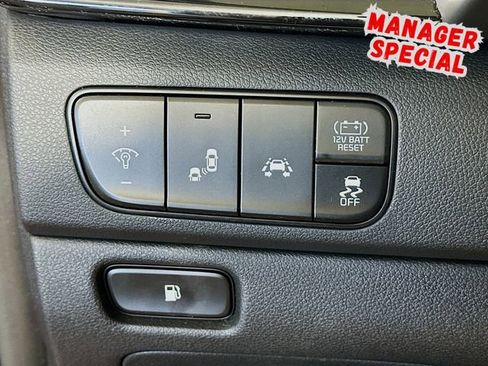 Used 2018 Kia Niro Touring image 11